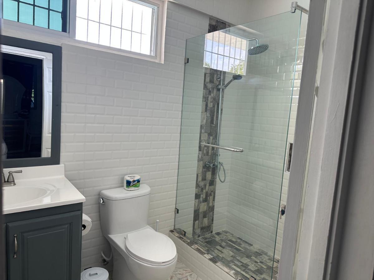 Remarkable 1-Bed Apartment In Montego Bay Eksteriør billede