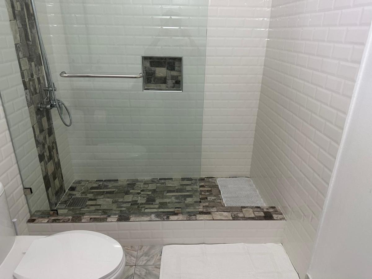 Remarkable 1-Bed Apartment In Montego Bay Eksteriør billede