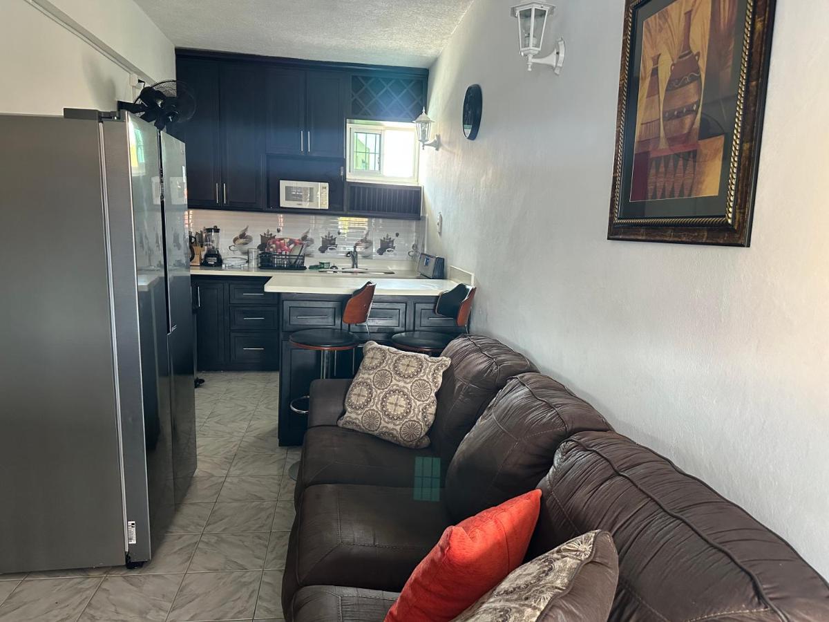 Remarkable 1-Bed Apartment In Montego Bay Eksteriør billede
