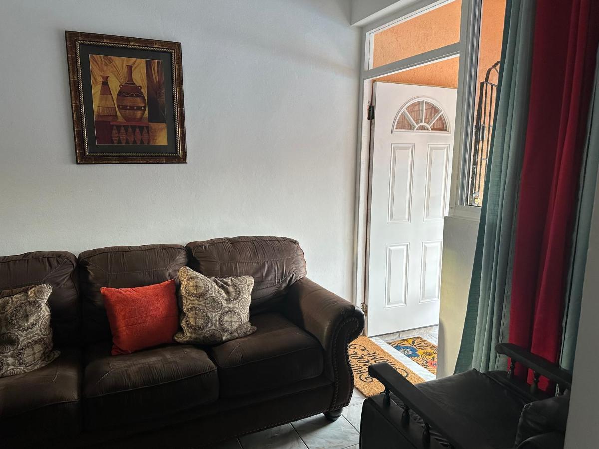 Remarkable 1-Bed Apartment In Montego Bay Eksteriør billede