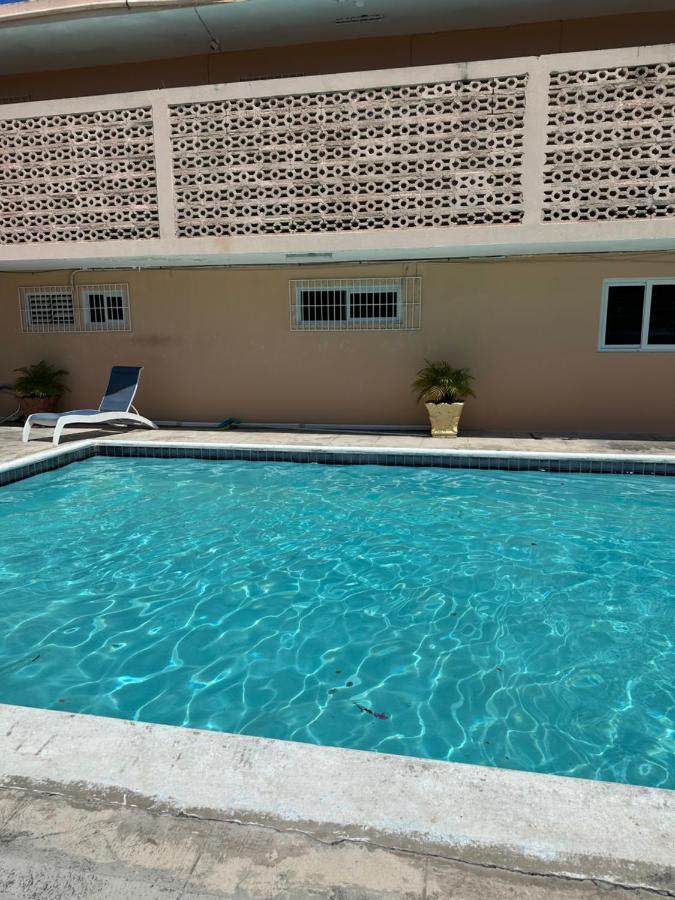 Remarkable 1-Bed Apartment In Montego Bay Eksteriør billede